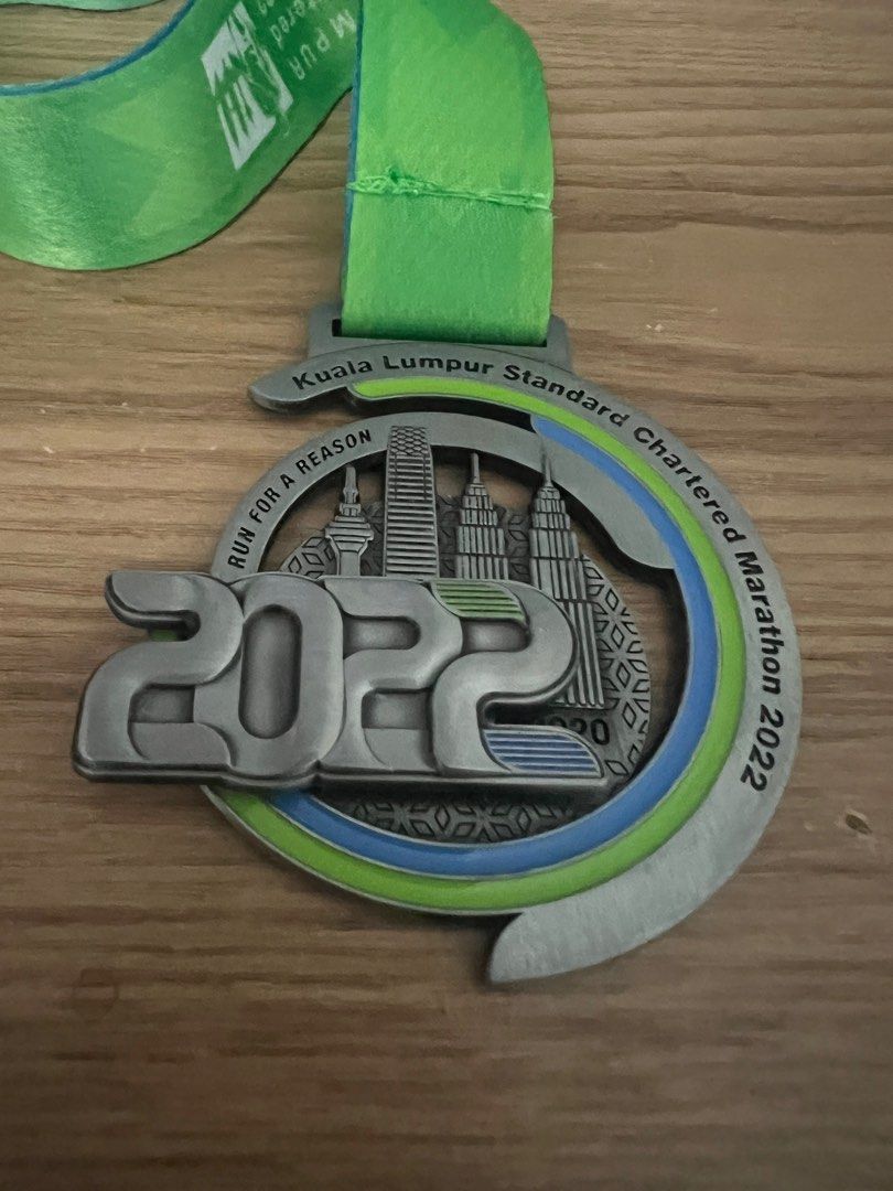 Standard Chartered Half Marathon medal 2022, Sports Equipment, Other