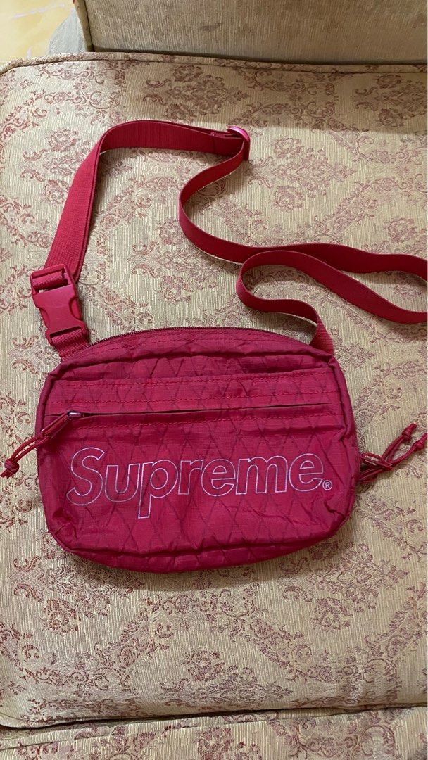 Supreme shoulder bag fw18 on body deals
