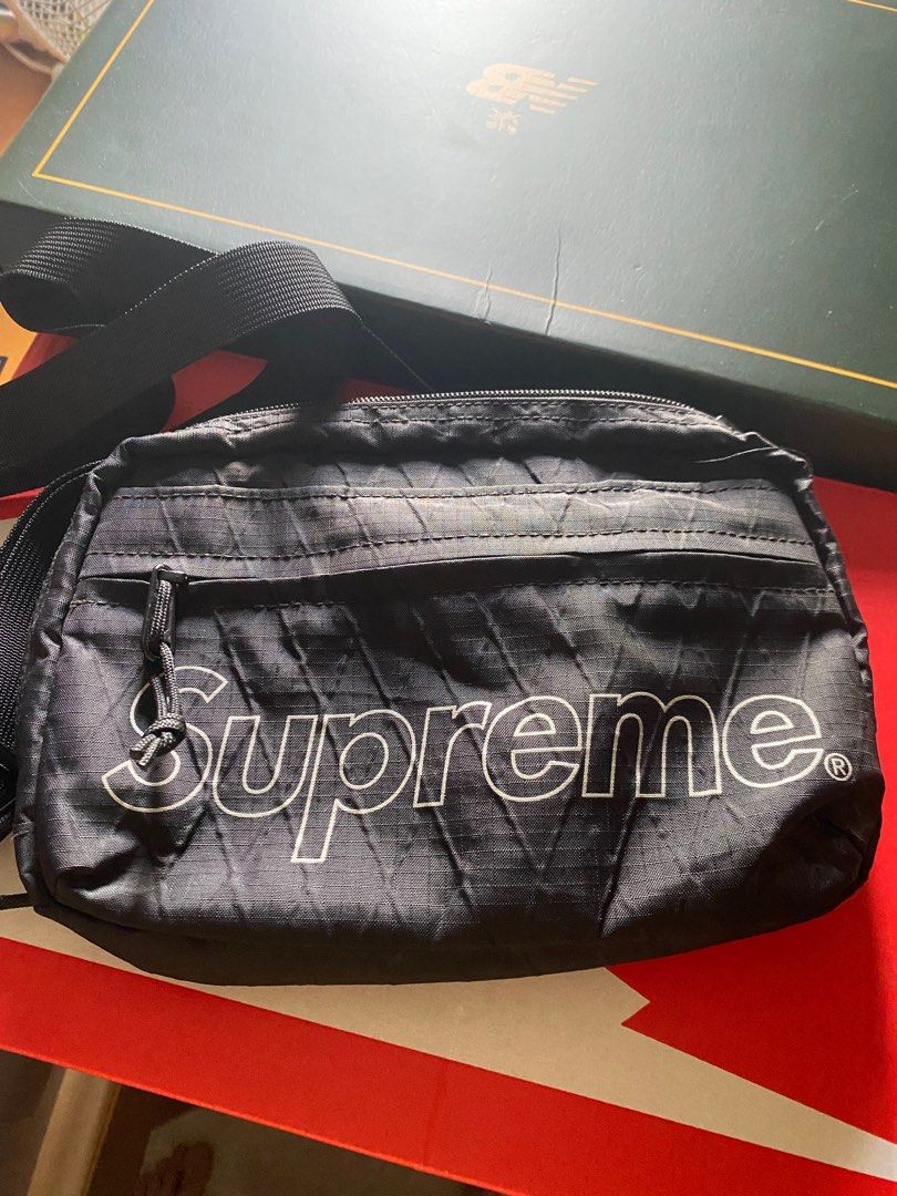 Fake supreme hotsell shoulder bag