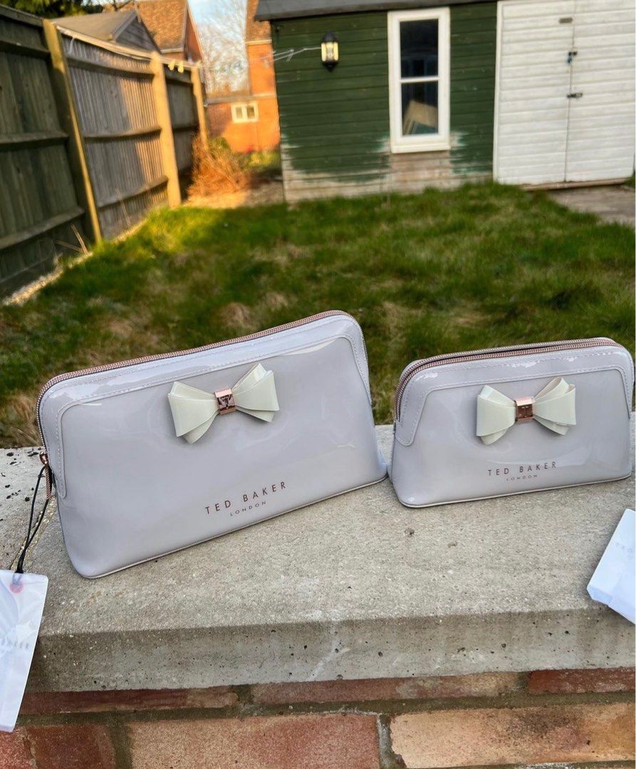 TED BAKER MAKEUP BAG / POUCH, Luxury, Bags & Wallets on Carousell