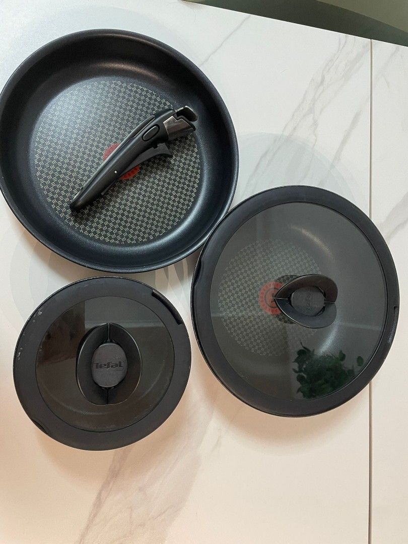 Tefal pan set with detachable handle and covers, TV & Home Appliances