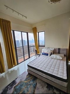 THE HAMILTON CONDO Master Room Private Balcony KLCC View(FREE 2 Parking)For Rent[only for female],Walking 3min to Wangsa Walk and 5Min to LRT Sri Rampai,WiFi 500mbps