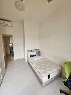 THE HAMILTON CONDO Middle Room KLCC View For Rent,[only female]Branded Mattress And Wordrobe,Walking 3min to Wangsa Walk and 5Min to LRT Sri Rampai,WiFi 500mbps