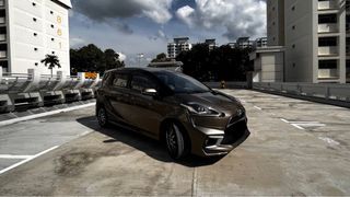 Toyota Sienta Sienta Elegance  Auto