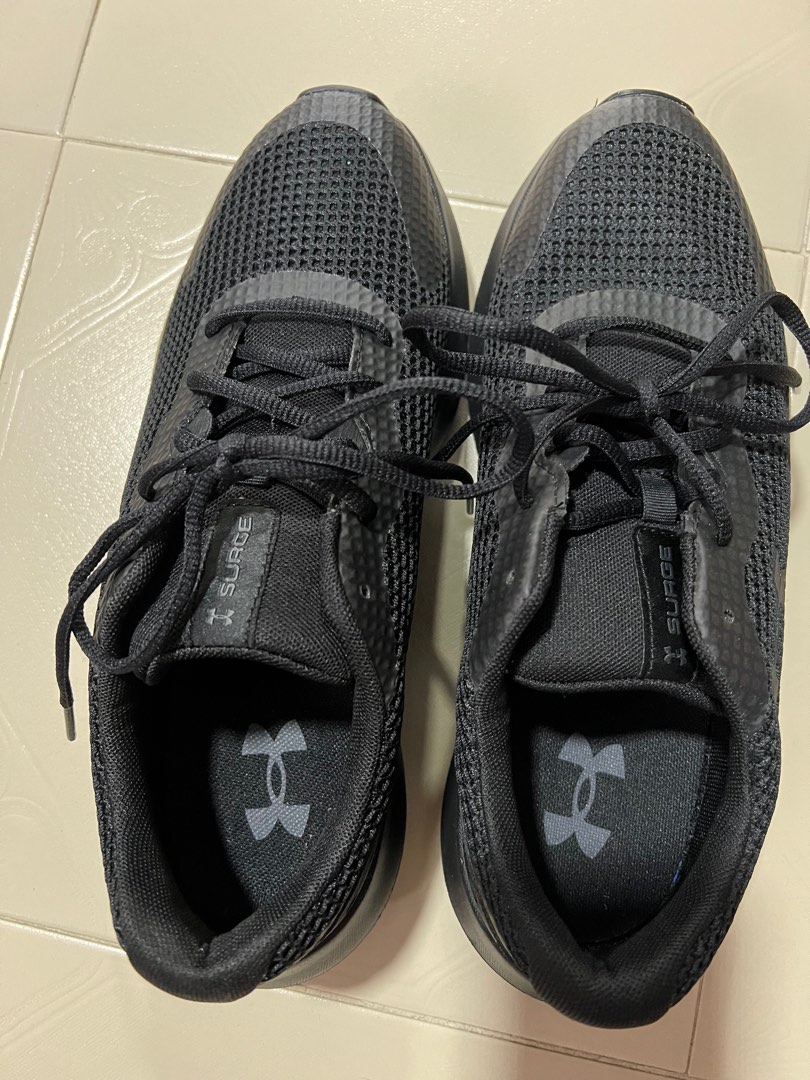 All black under hotsell armour trainers