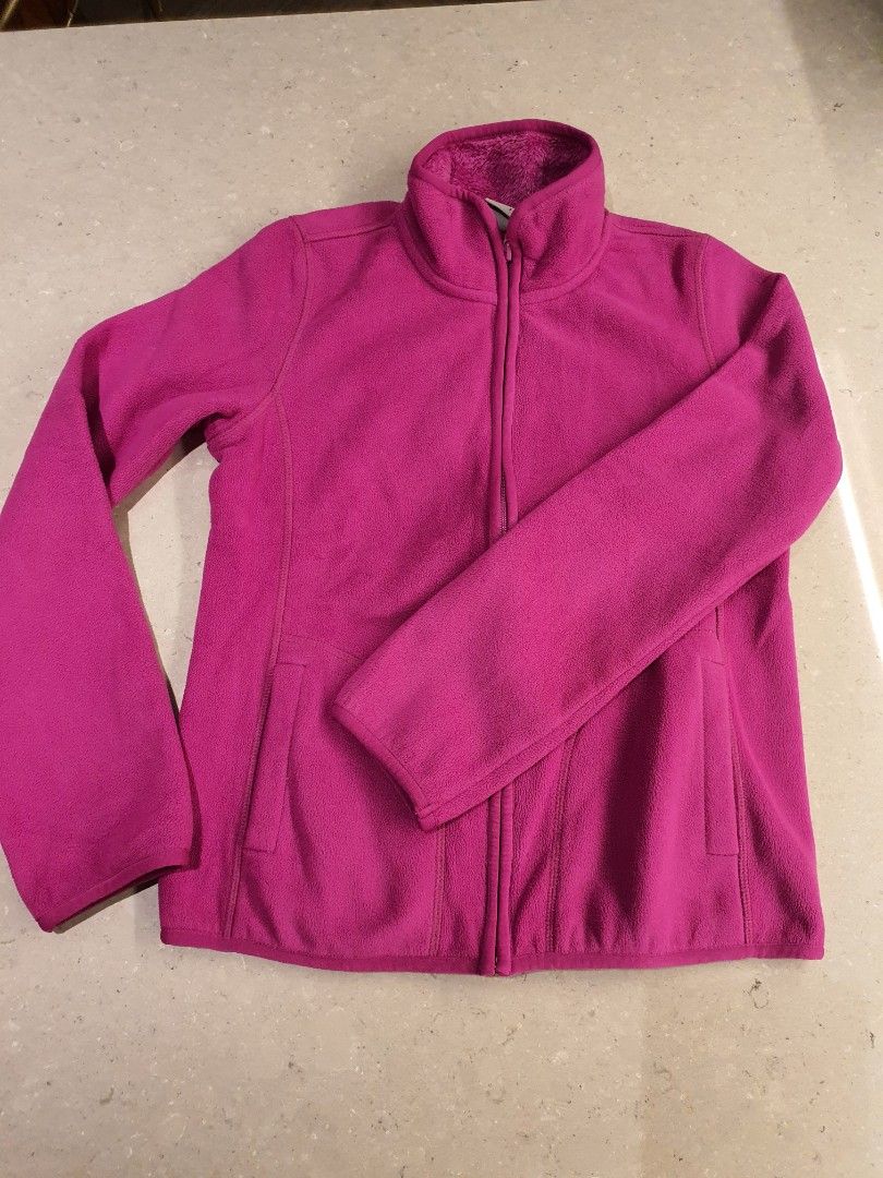 Uniqlo Fleece Jacket with fuzzy inner super comfy. In excellent condition