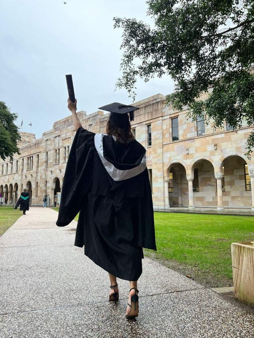 Graduation deals gown uq