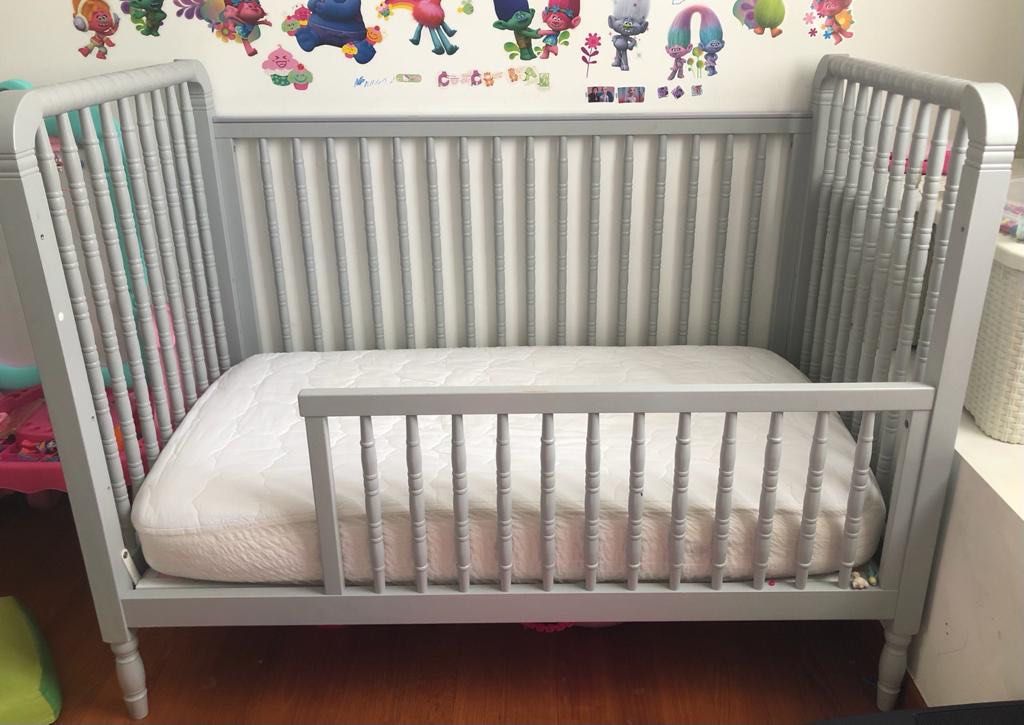 Used pottery barn crib 2025