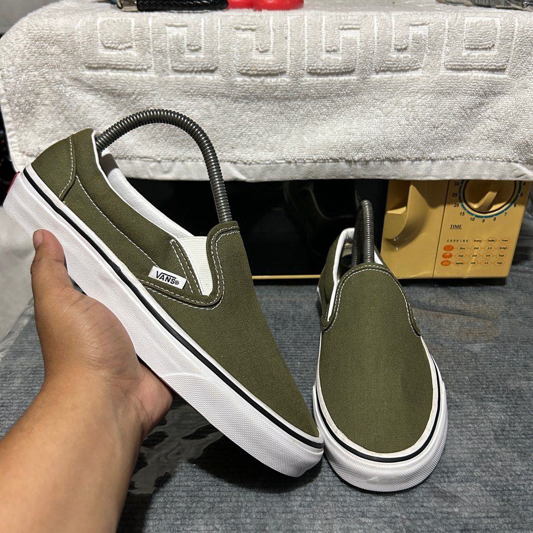 Olive green vans shop slip on