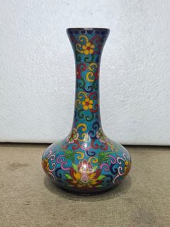 Vase Qing Dinasty Qianlong, bahan kuningan