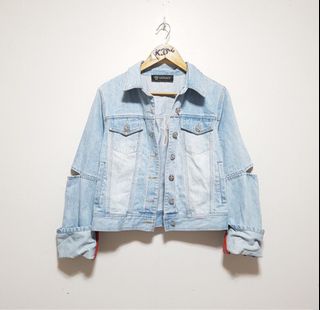 (Category: ) located in . Submitted by thriftedmess (Listing ID 1265388876, Image 1). Description: .