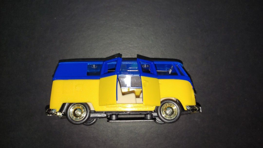 Vw kombi store diecast model