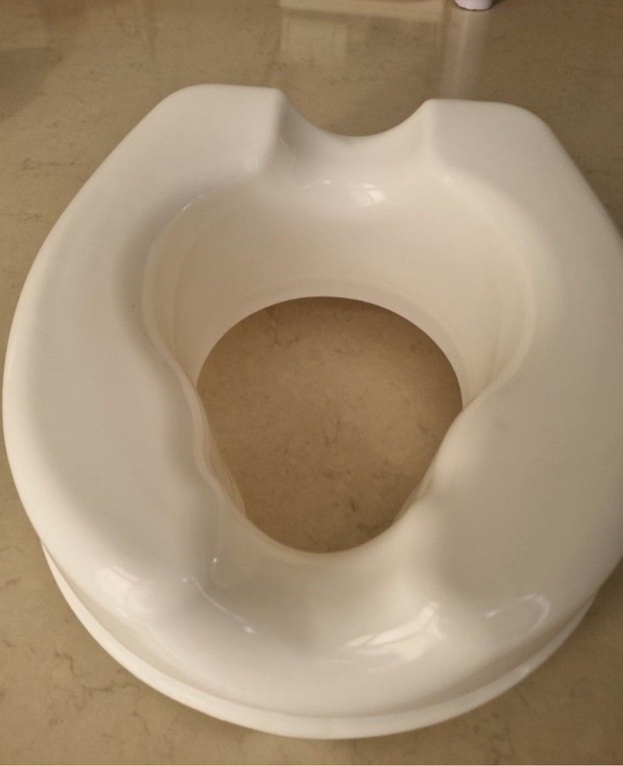 Raised toilet Seat for aftercare Hip Replacement Surgery/ Walking