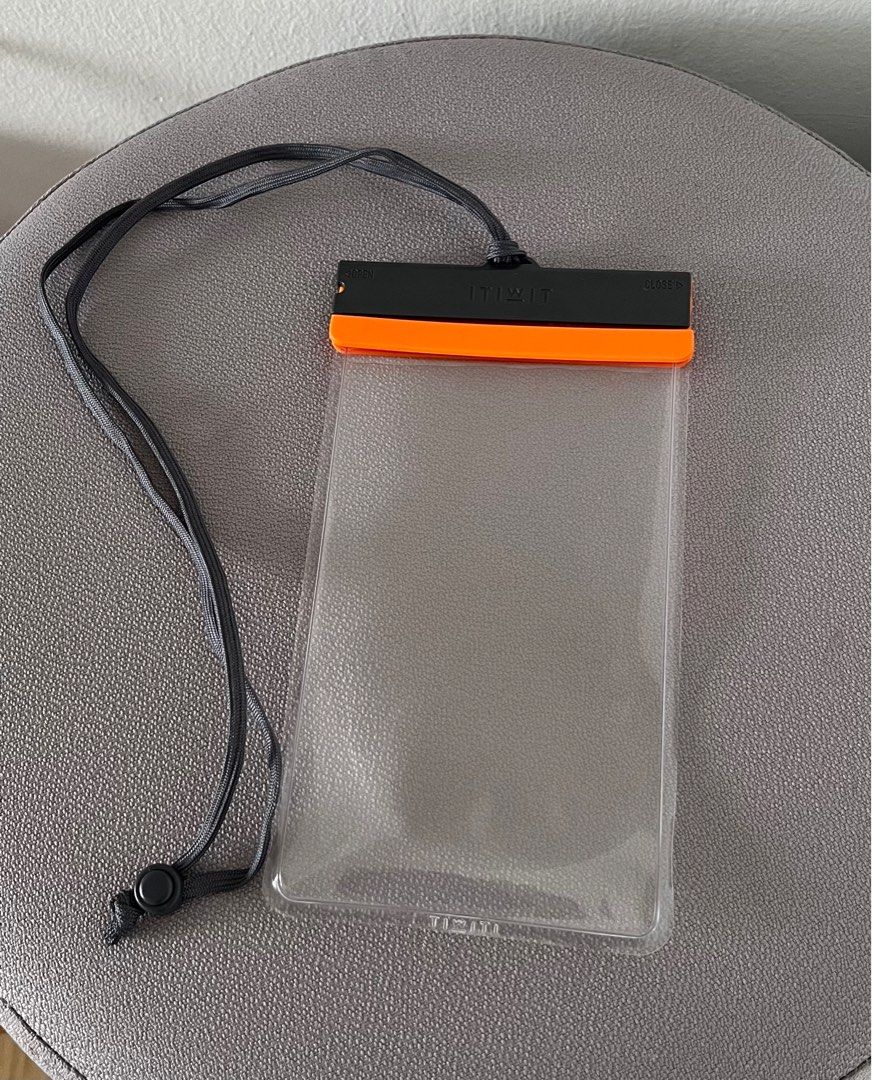 Decathlon phone 2025 pouch