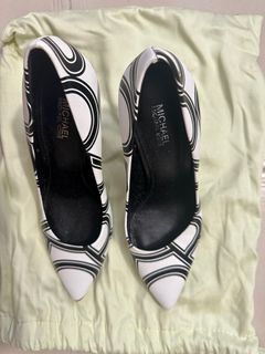 White pumps cheap size 4