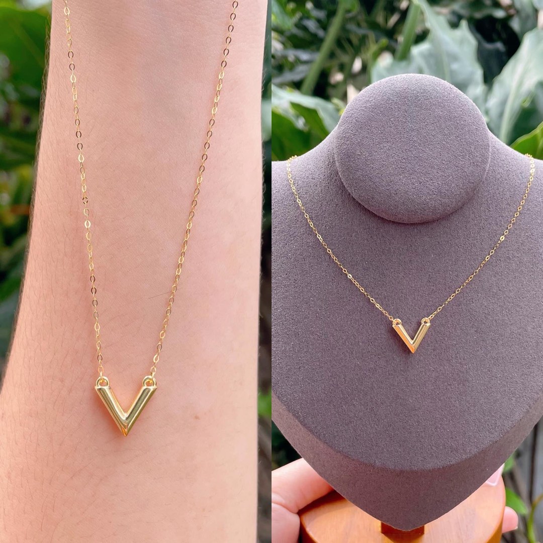 18 karat gold LV necklace Luxury Accessories on Carousell