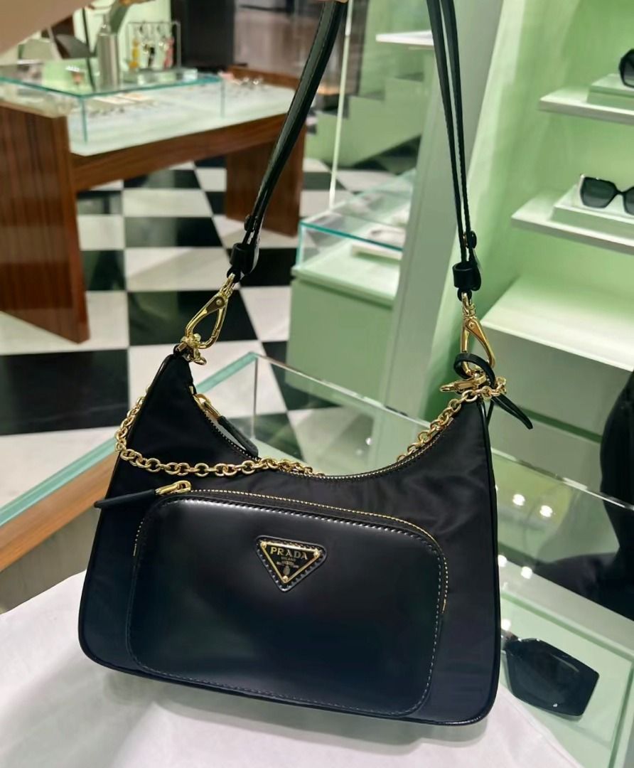 prada hobo 2022