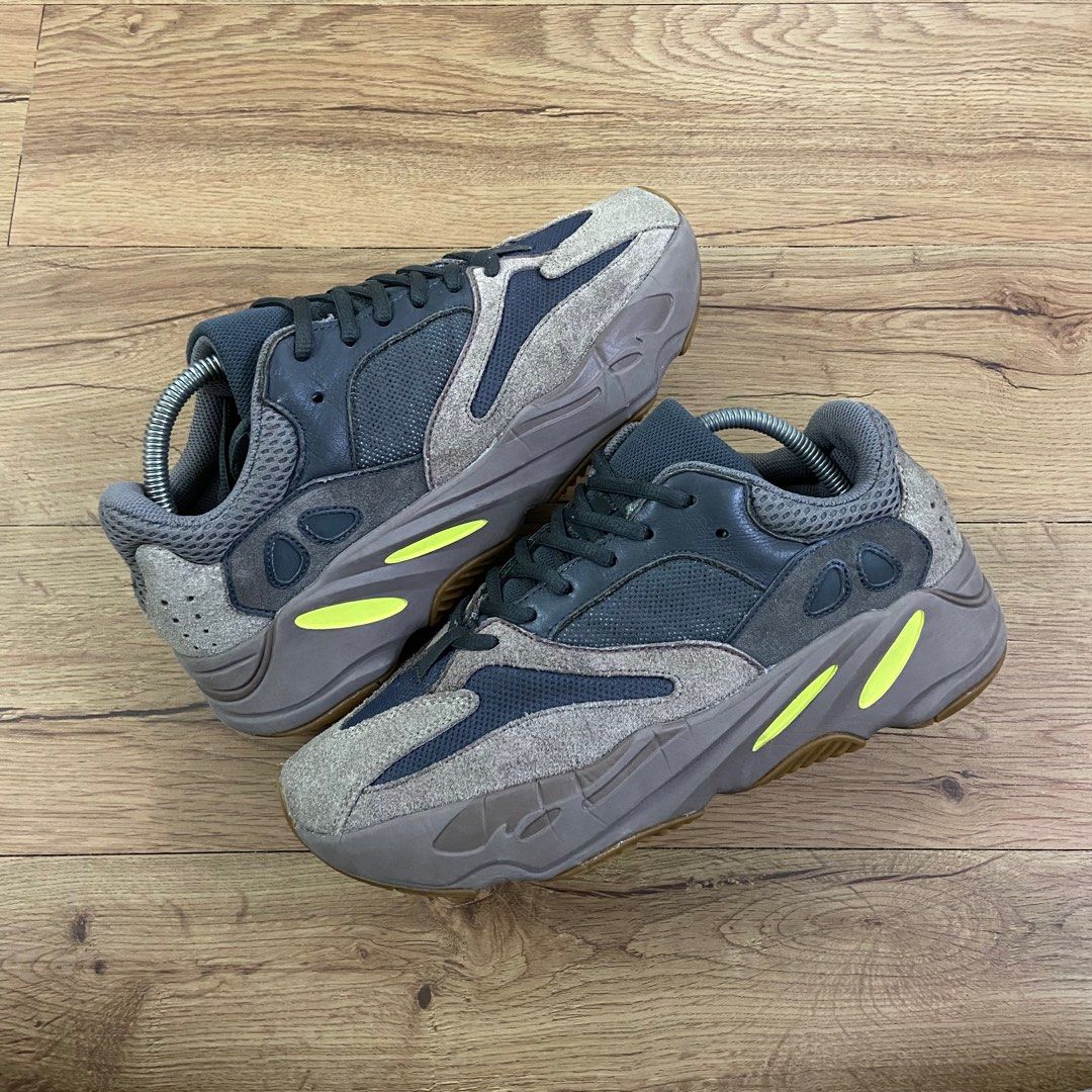 Yeezy 700 9.5 new arrivals
