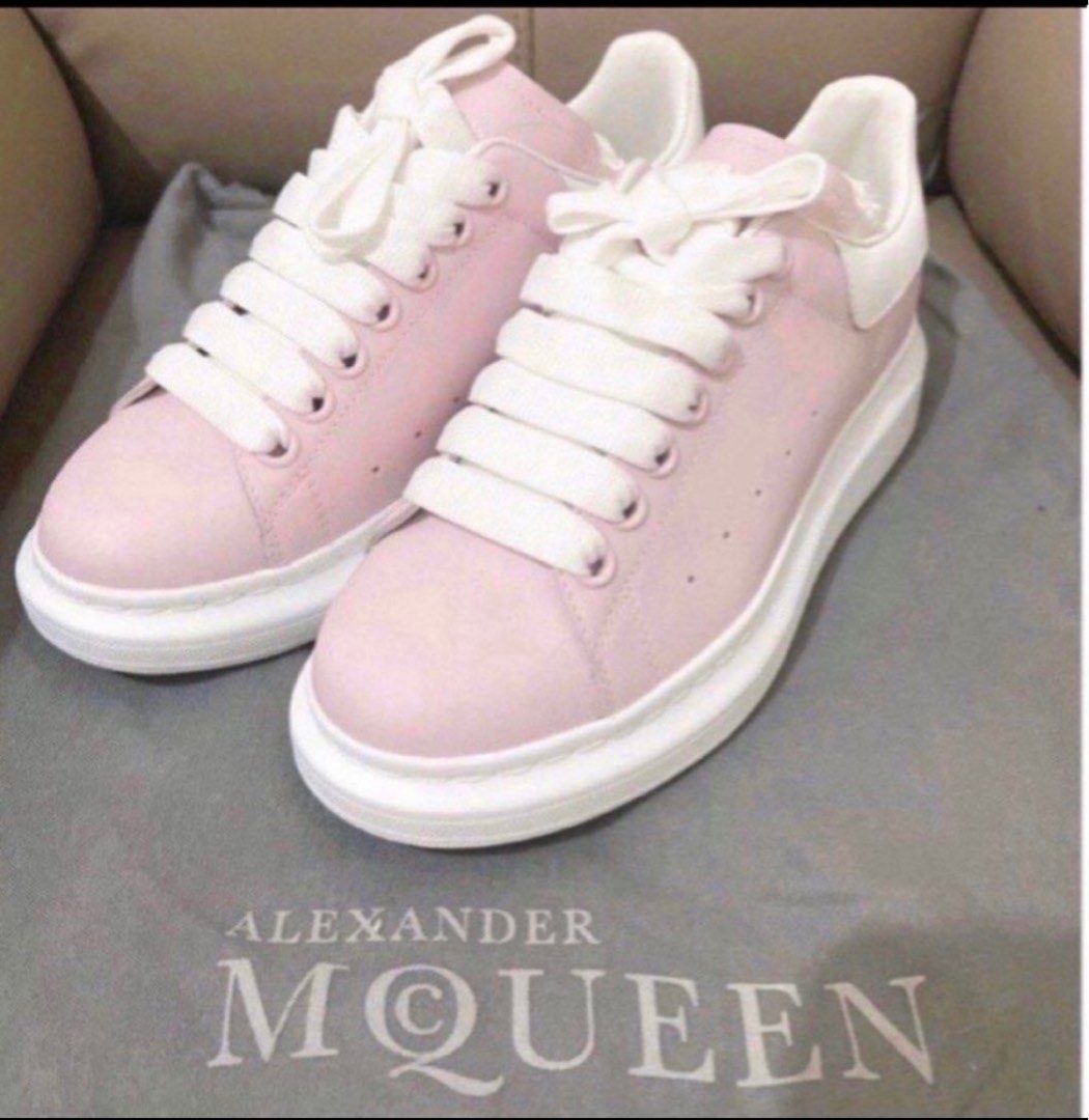 Alexander McQueen 品牌❤️限量款粉色！實品超級美🌟專櫃購買保證正品