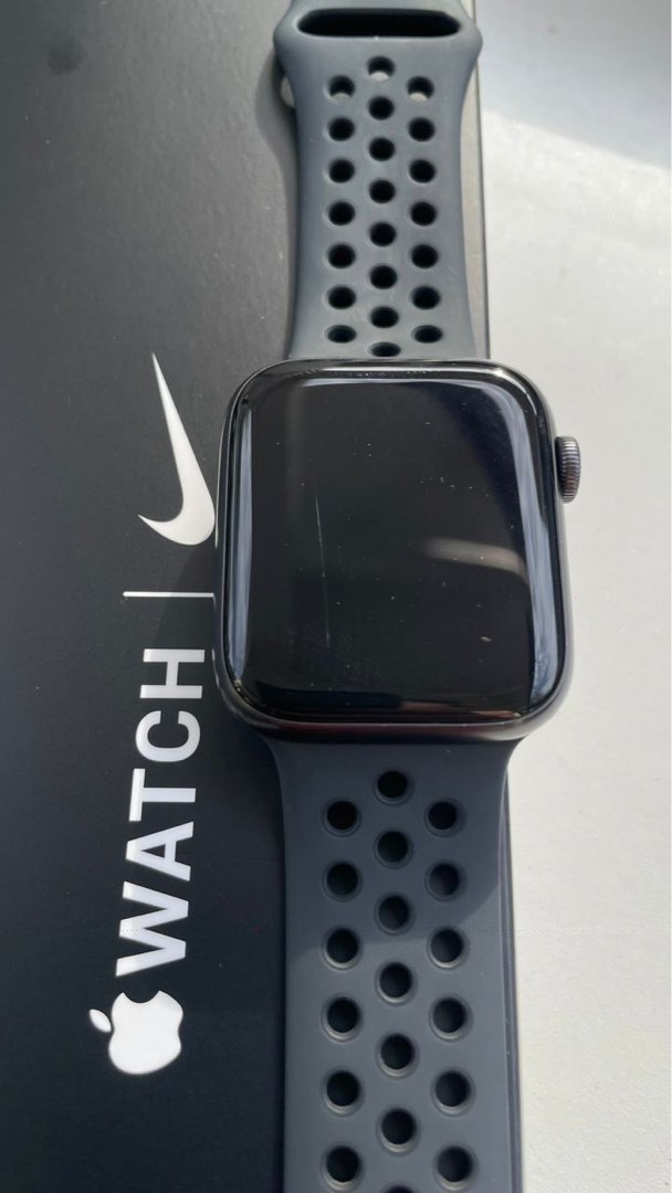 Apple watch series hot sale 3 nike plus price