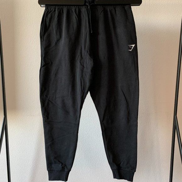 Authentic Gymshark Crest joggers black size M, Men's Fashion