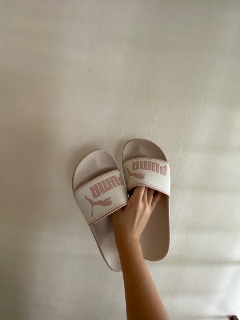 Puma slides transparent store