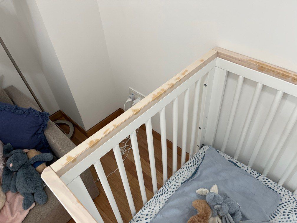 Babyletto Scoot 3in1 crib / cot / toddler bed with changeable bed