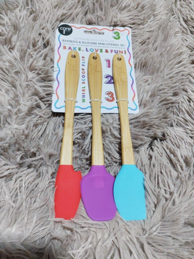 Bamboo & silicone mini utensil set (Category: Bakeware) located in Manila. Submitted by krystalchewey_ (Listing ID 1265701611, Image 1). Description: set includes: Half spreader all-Purpose spatula Pointed Spatula.