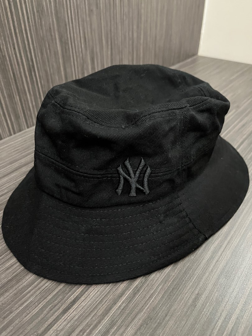 Basic W Bucket Hat NEW YORK YANKEES Black, Men's Fashion, Watches & Accessories, Caps & Hats on
