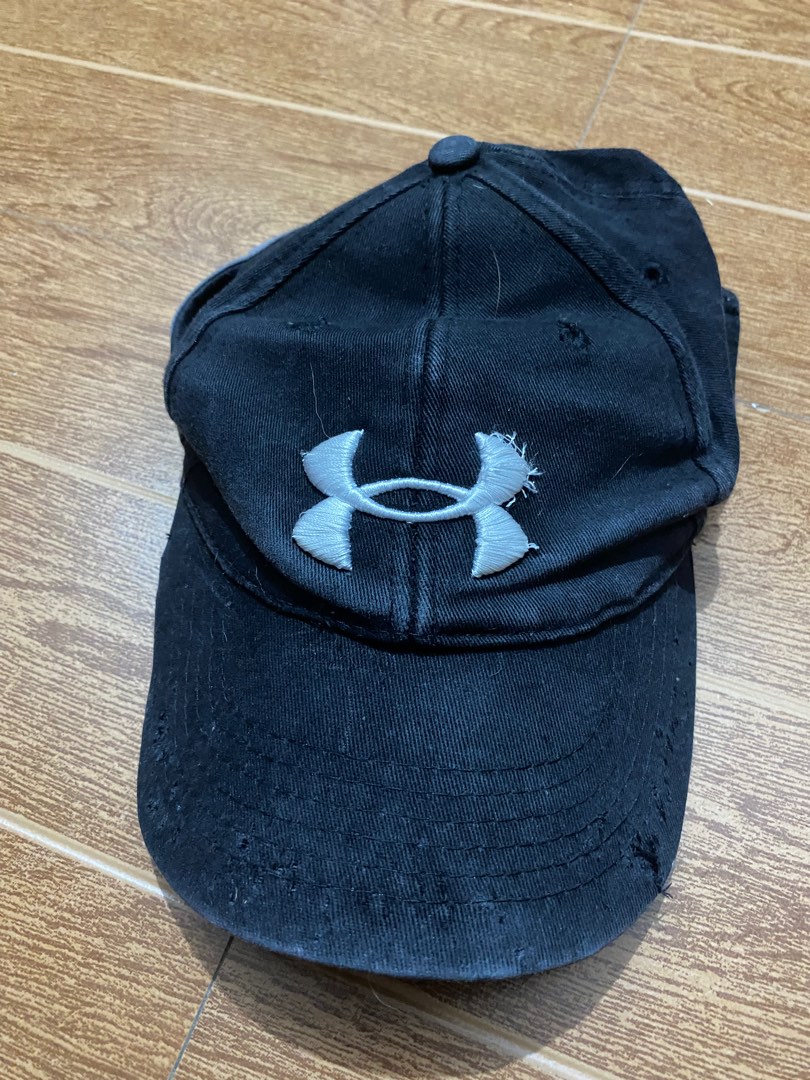 Black Under Armor Cap, Men's Fashion, Watches & Accessories, Caps & Hats on  Carousell