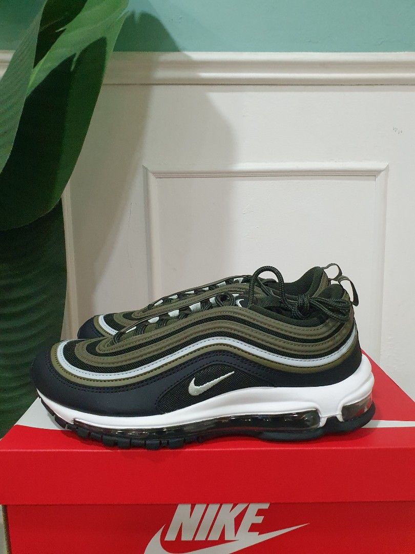 Nike sales 97 98