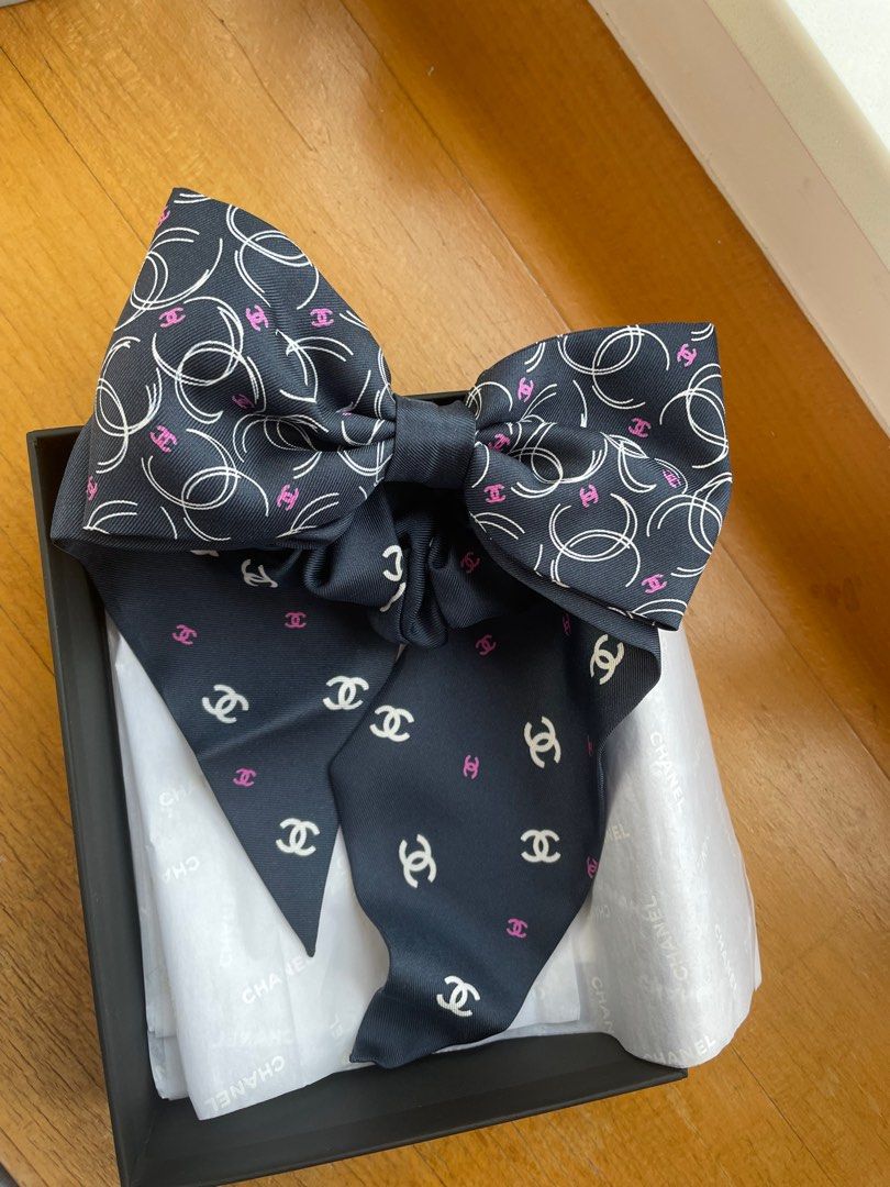 Chanel ribbon hair tie scrunchie accessory 蝴蝶結橡筋頭飾, 名牌, 飾物及配件- Carousell