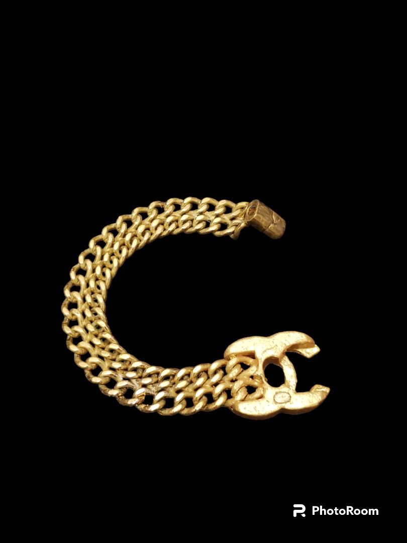 Chanel vintage bracelet, 名牌, 飾物及配件- Carousell
