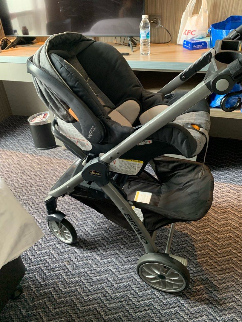 Chicco keyfit store 30 and stroller
