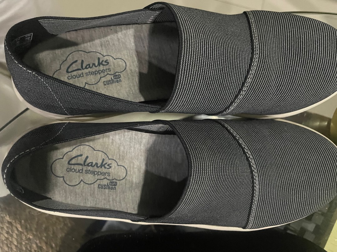 Clarks cloudsteppers, Women's Fashion, Footwear, Sneakers on Carousell