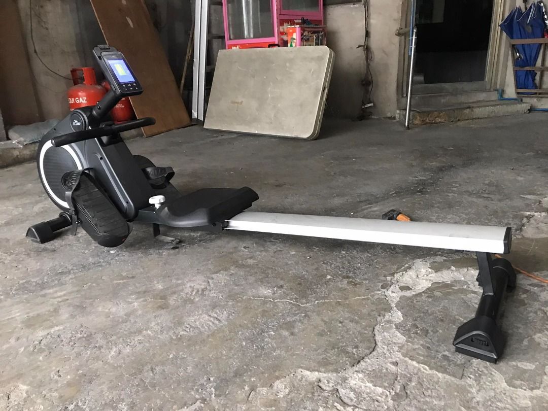 Crane Rowing Machine with Digital Color Display Monitor, Sports Equipment, Exercise & Fitness