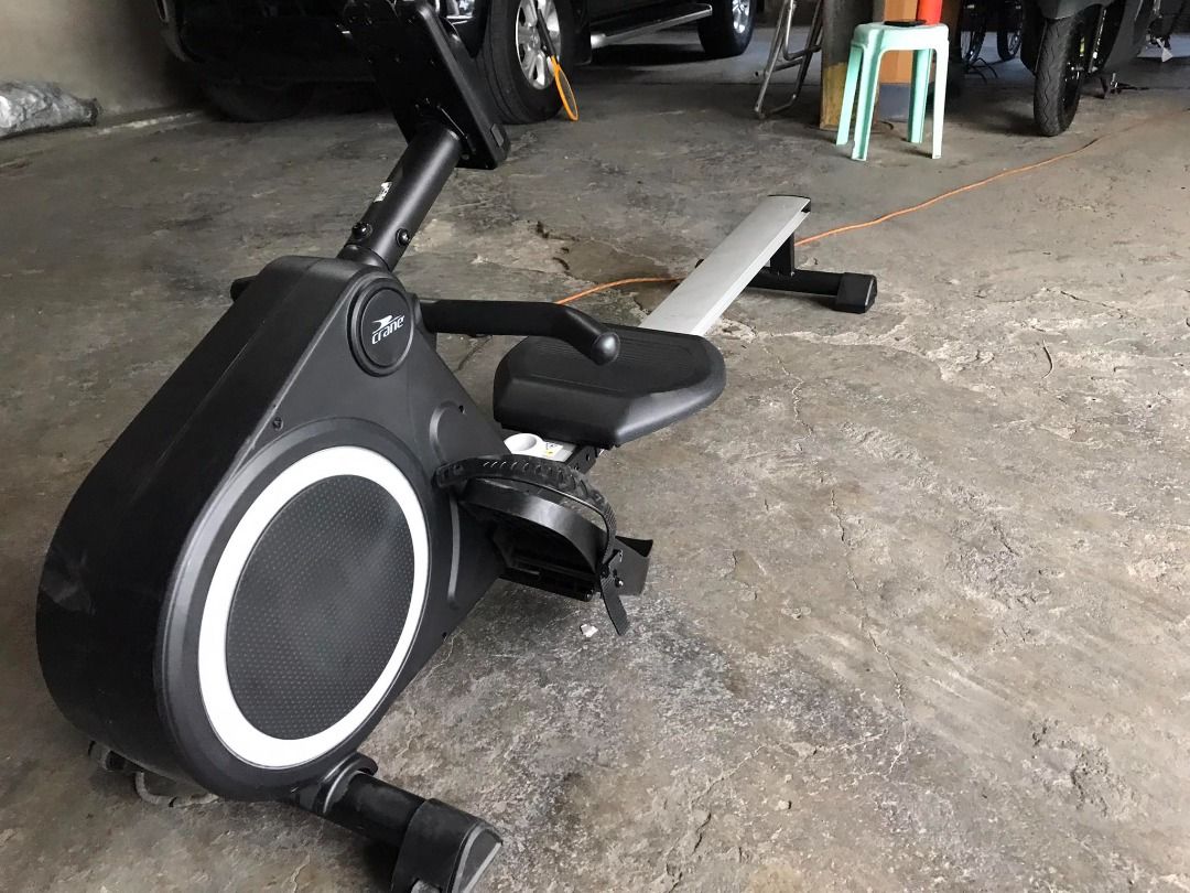 Crane Rowing Machine with Digital Color Display Monitor, Sports Equipment, Exercise & Fitness