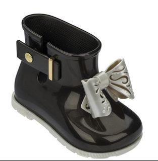 Discounted BNIB Mini Melissa rain boosts US11 & US12