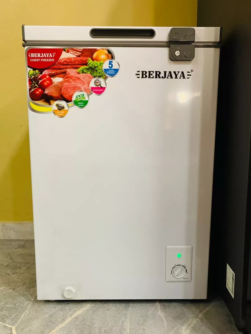 DUAL CHEST CHILLER FREEZER BERJAYA PREMIUM 130L, TV & Home Appliances
