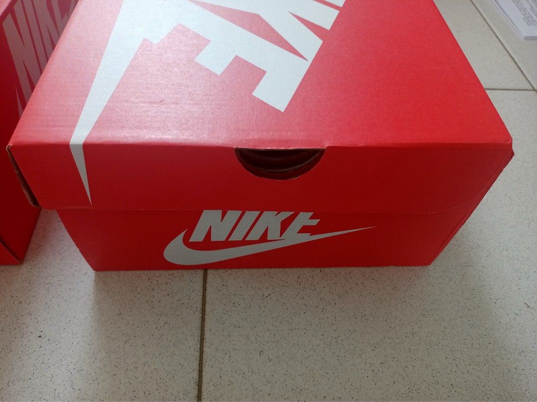 Empty nike clearance shoe boxes