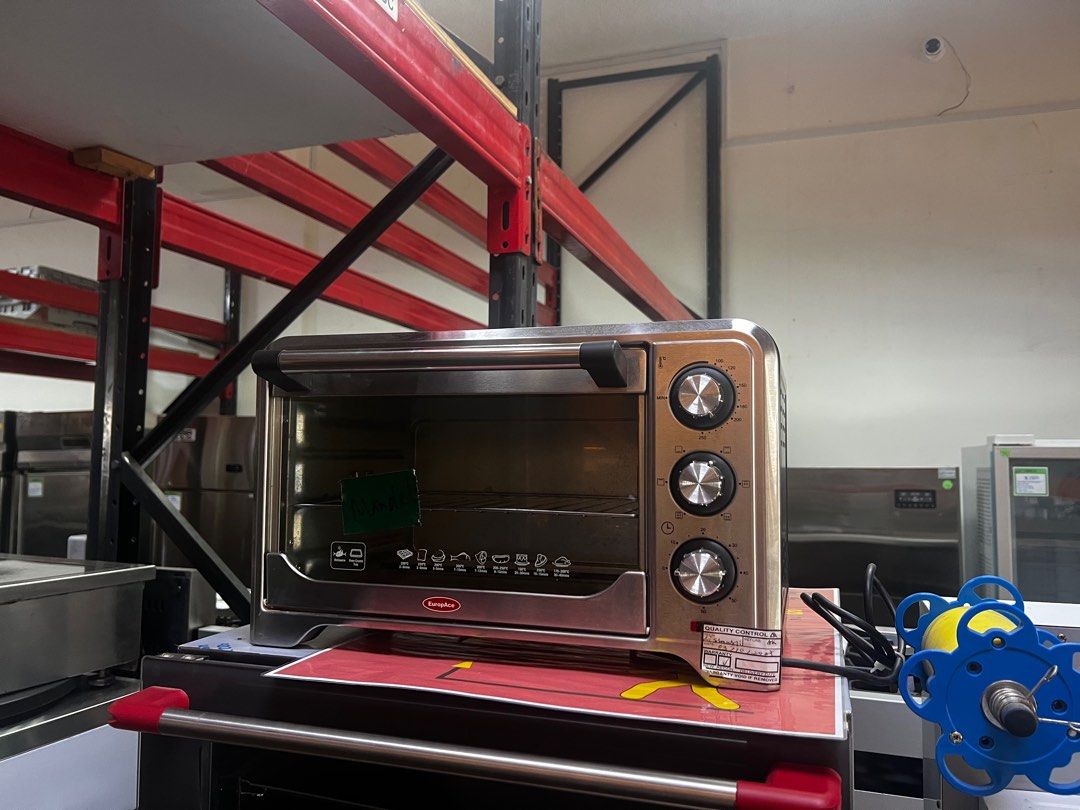 Electric outlet oven grill