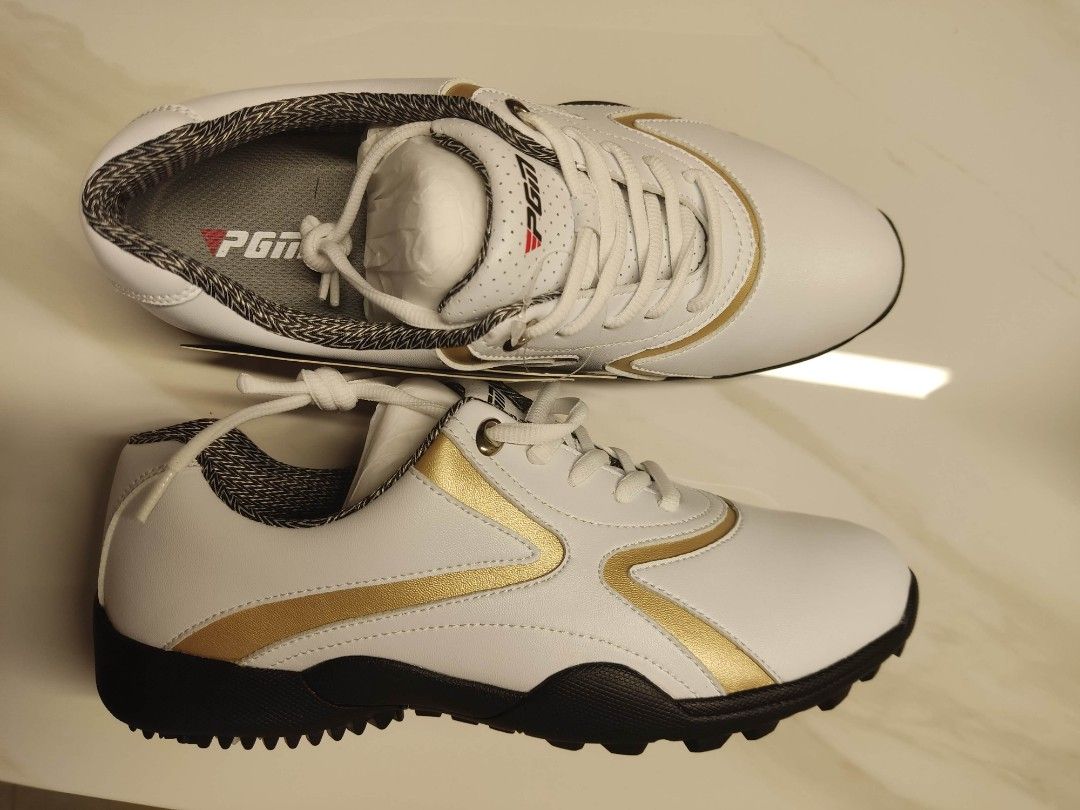 Golf shoes size 39