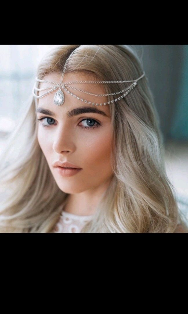 Gold coloured outlet costume jewellery