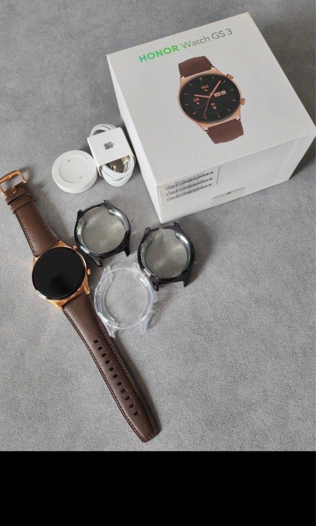 Honor clearance watch gold