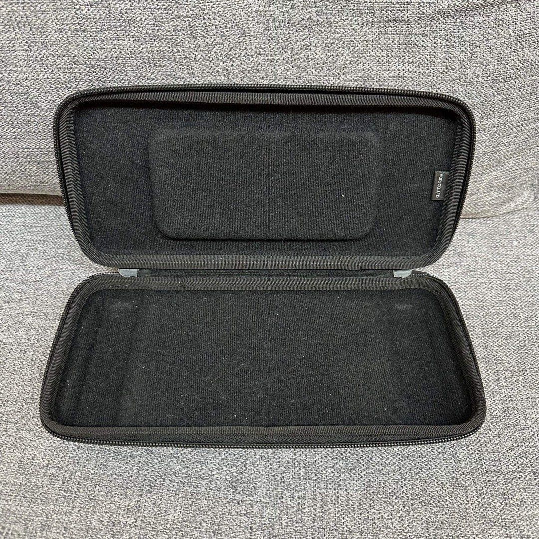 Hori Nintendo Switch Case (Category: Cases & Covers) located in Manila. Submitted by sweettotes_ph (Listing ID 1265712952, Image 2). Description: For nintendo switch v1 v2 Slightly used No issues Presentable Good condition For pickup or delivery Bdo Gcash Cod payment.