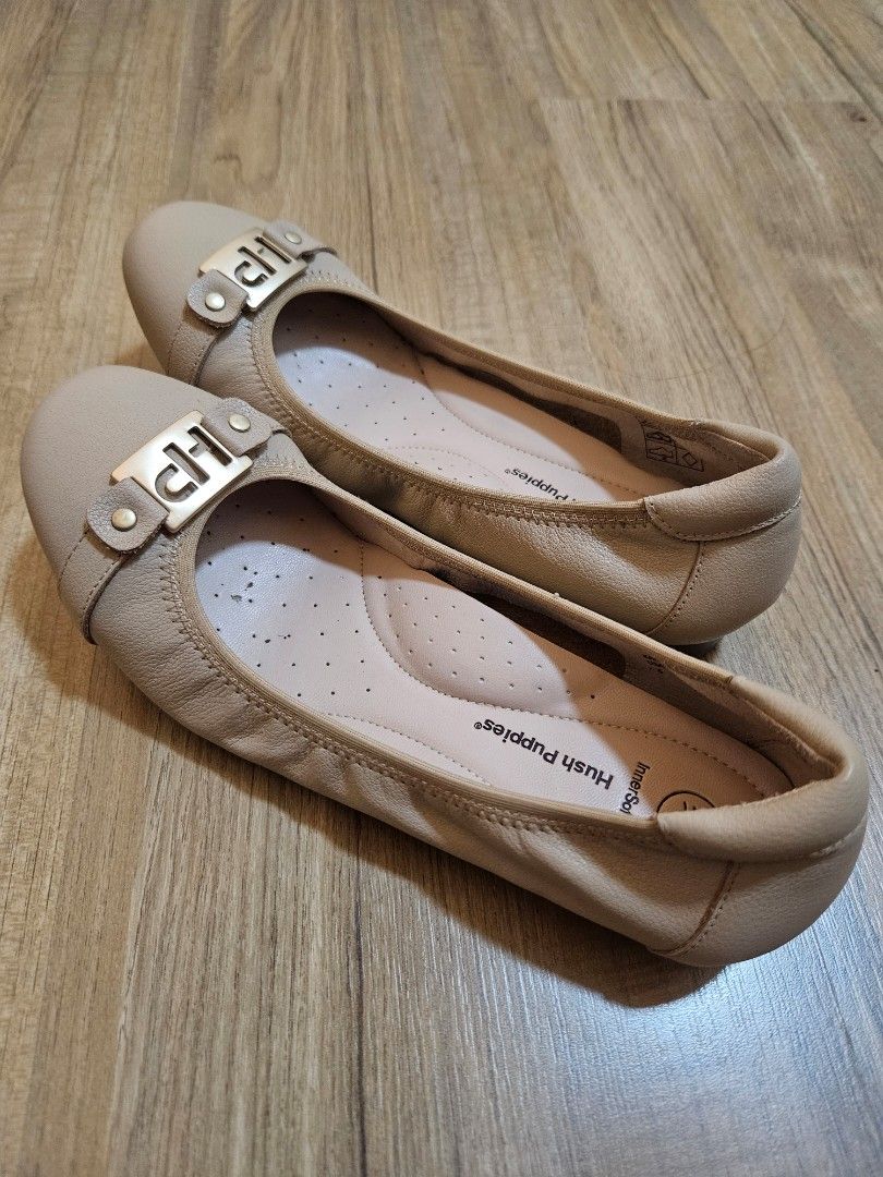 Flat shoes hush puppies store