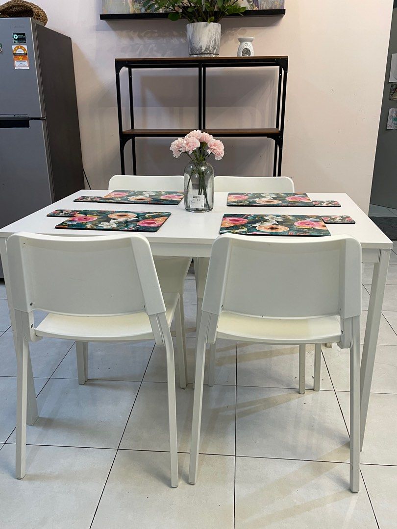 Laneberg extendable sale table