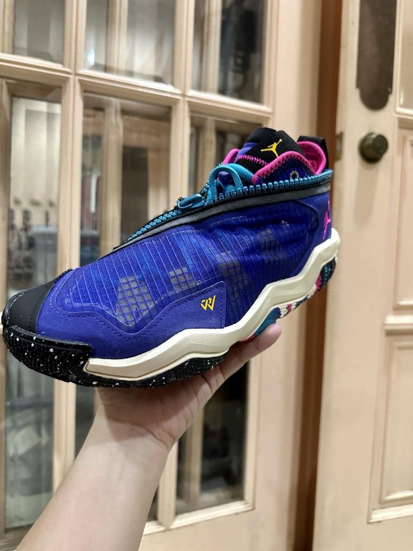 Size 9 deals basketball shoes