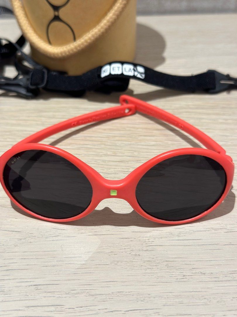 Peeq Makes Reversible Sunglasses