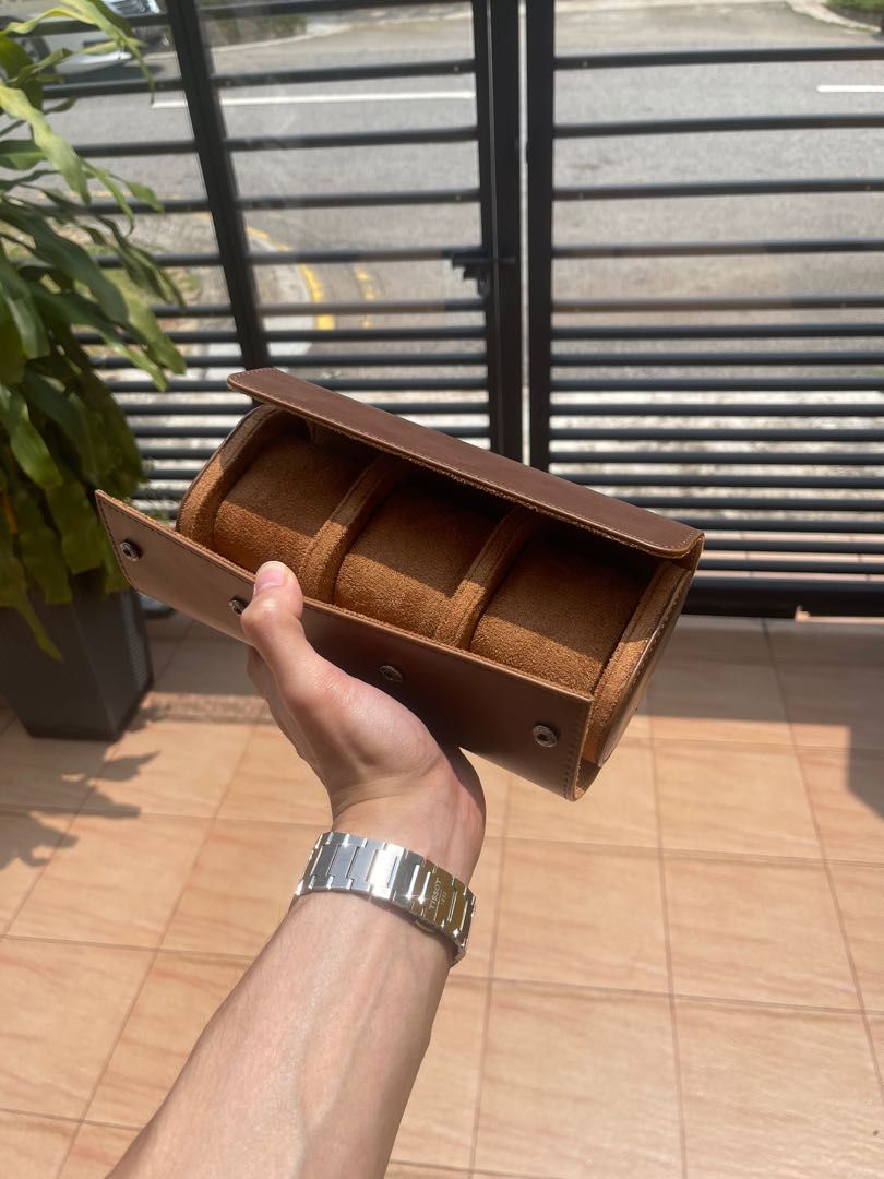 Watch outlet holder leather